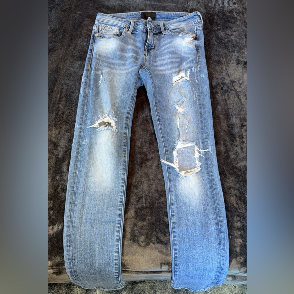 Buckle Women's Distressed Blue Skinny Jeans